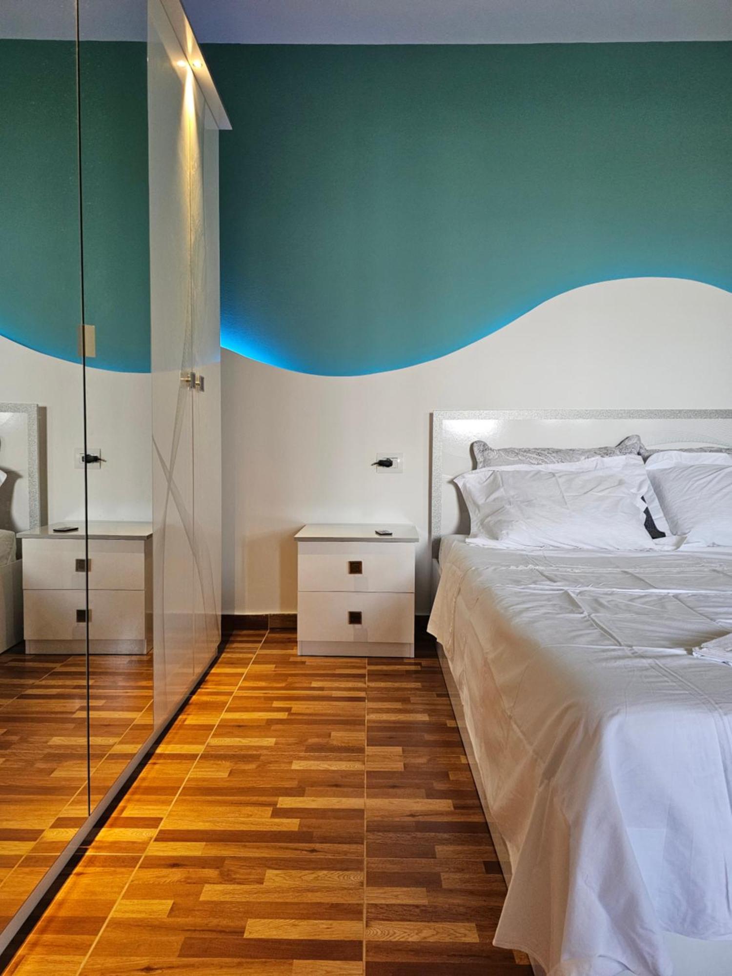Lemon Garden Apartment-Hot Tub Jacuzzi จีโรคาสเตอร์ ภายนอก รูปภาพ
