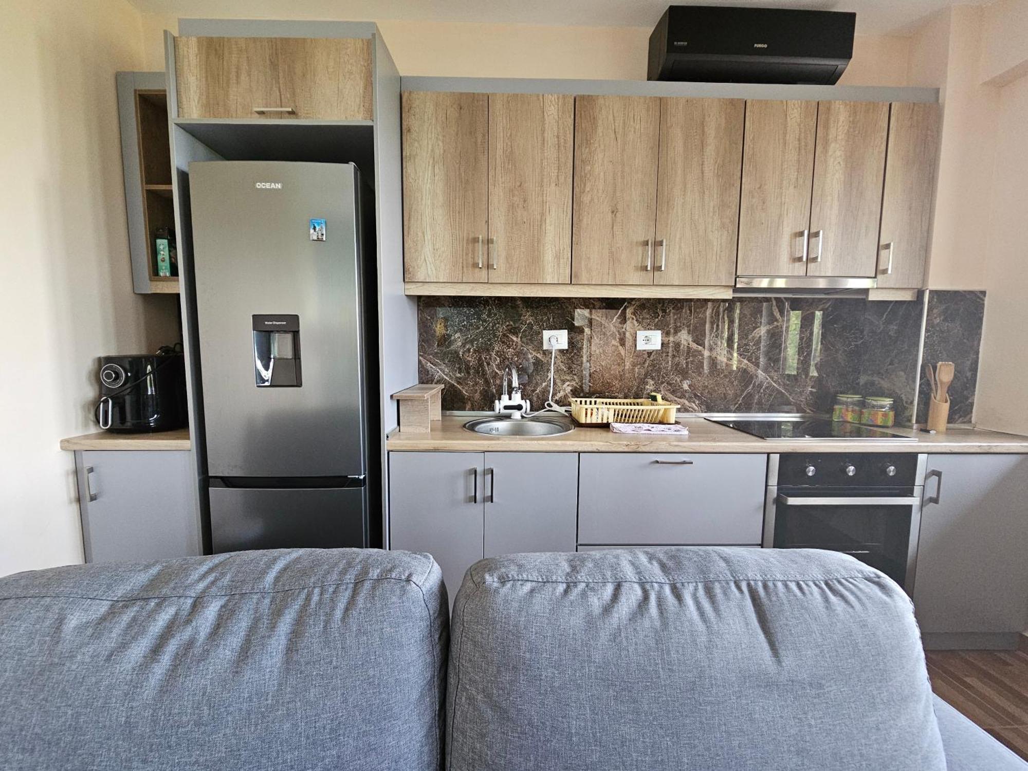 Lemon Garden Apartment-Hot Tub Jacuzzi จีโรคาสเตอร์ ภายนอก รูปภาพ