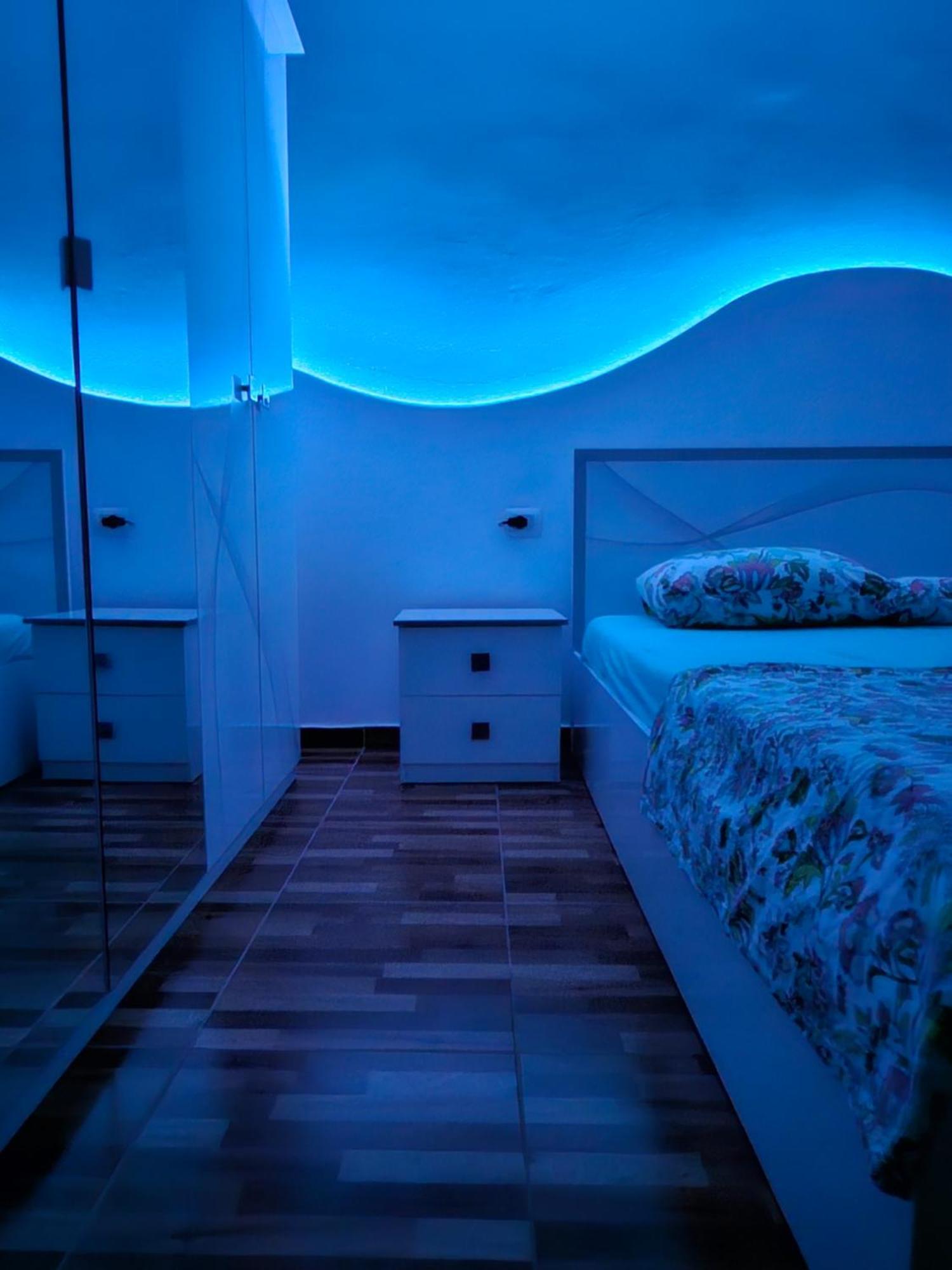 Lemon Garden Apartment-Hot Tub Jacuzzi จีโรคาสเตอร์ ภายนอก รูปภาพ