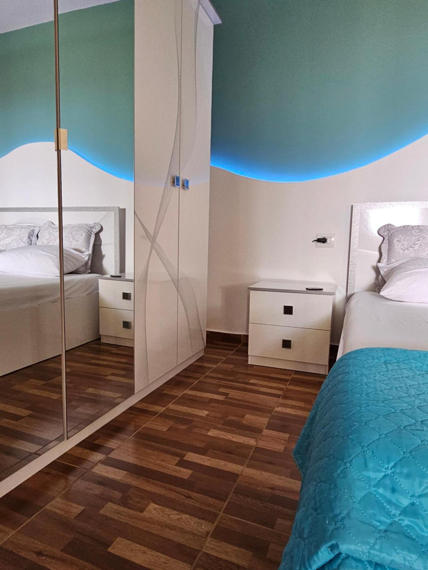 Lemon Garden Apartment-Hot Tub Jacuzzi จีโรคาสเตอร์ ภายนอก รูปภาพ